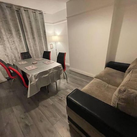 Large Beautiful 3 Bed House In City Of برمنغهام المظهر الخارجي الصورة