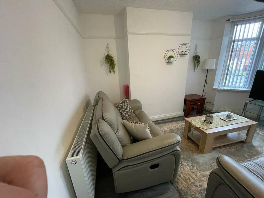 Large Beautiful 3 Bed House In City Of برمنغهام المظهر الخارجي الصورة