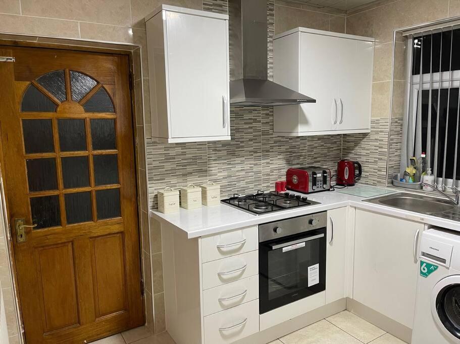 Large Beautiful 3 Bed House In City Of برمنغهام المظهر الخارجي الصورة